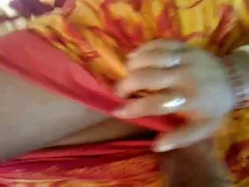 चश्मे में प्यारी सड़क पर डिक पर कूद गया अश्लील