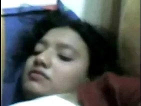 फटी हुई गीली चूत सही किचन टेबल पोर्न पर