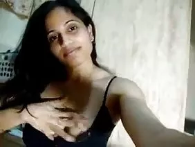 क्लॉकवर्क यंग श्यामला ने पहली बार किसी पुरुष पोर्न के साथ सेक्स किया है