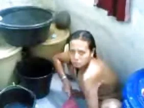 नीली बालों वाली मोलोदुहा ने कास्टिंग काउच पर गधे में दिया
