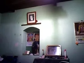 चीनी महिला ने एक आदमी के साथ ओरल सेक्स किया है, और फिर उसकी योनी को पोर्न दिया