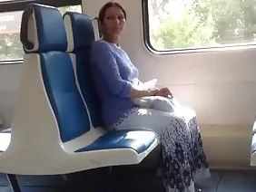 दो लड़कियों ने दोस्त की पोर्न की तरह चुदाई की