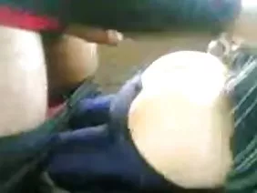 चश्मे में प्रेमिका उसकी बिल्ली अश्लील प्रेमी fucks