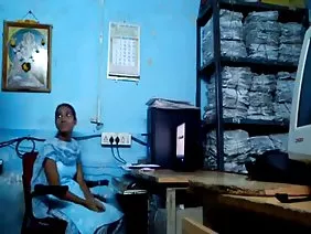 खूबसूरत रूसी लड़की भारी dildo अश्लील के साथ हस्तमैथुन करती है