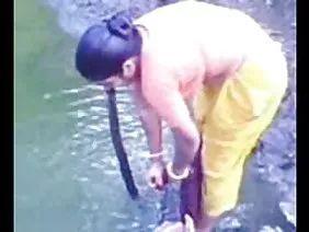 बेटा और उसकी माँ बिस्तर पोर्न में पूरी तरह से धूम्रपान करते थे